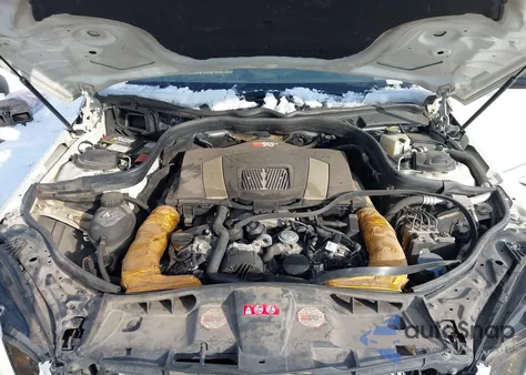 2010 Mercedes-Benz E 550 4Matic z USA, uszkodzony, nr VIN WDDHF9ABXAA160958